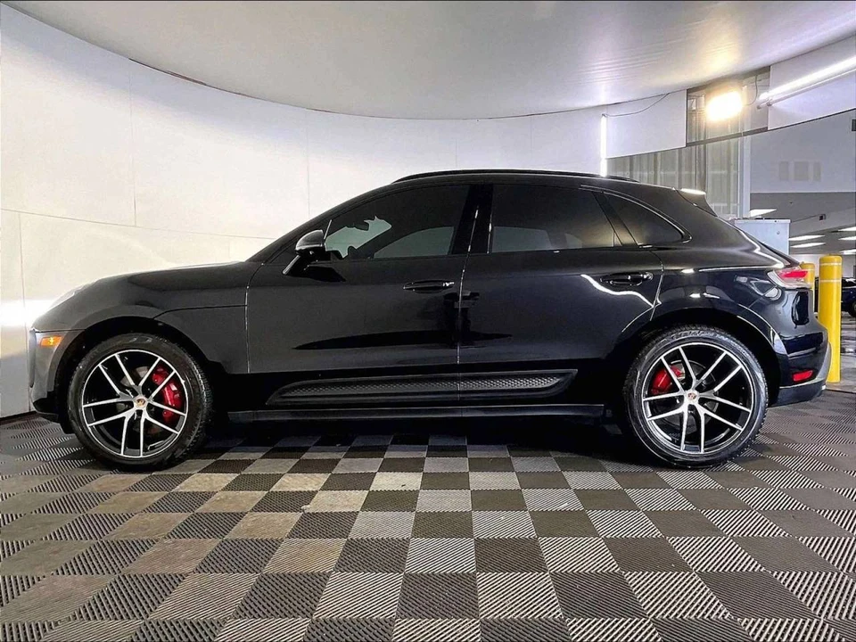 2023 Porsche Macan S - Image 2 of 5