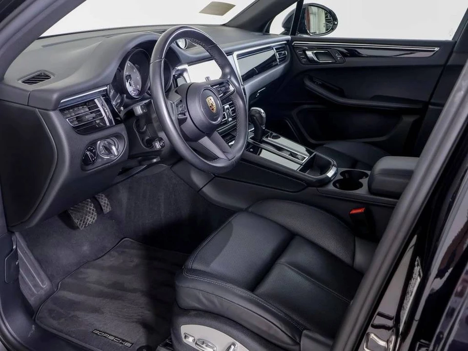 2023 Porsche Macan S - Image 4 of 5