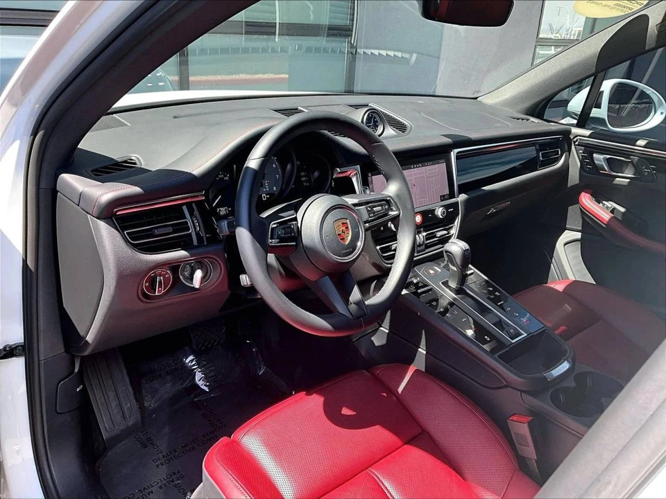 2023 Porsche Macan S - Image 4 of 5