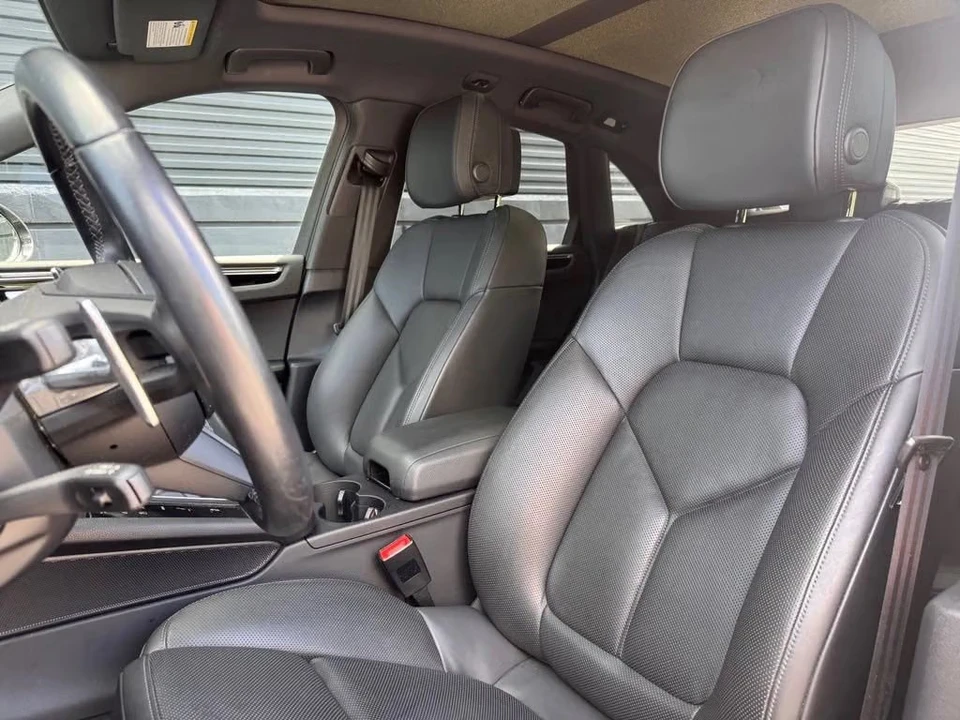 2023 Porsche Macan S - Image 28 of 31