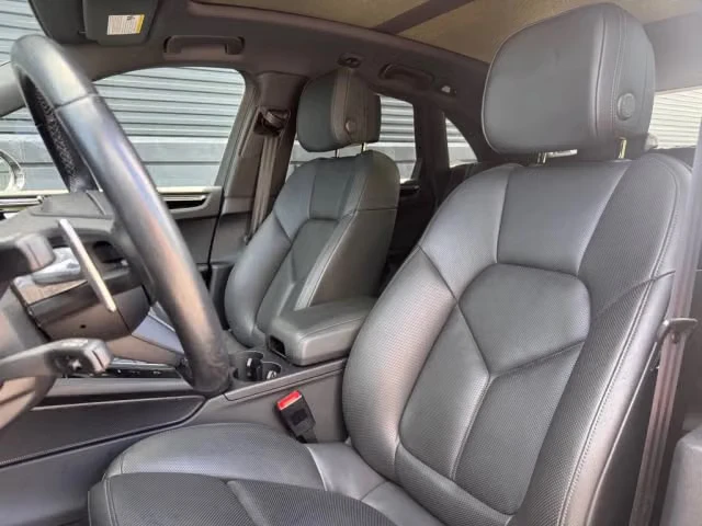 2023 Porsche Macan S - Image 26 of 31