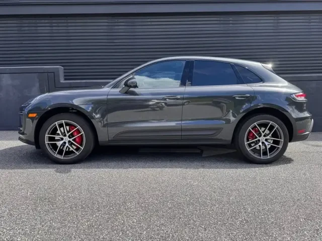 2023 Porsche Macan S - Image 14 of 31