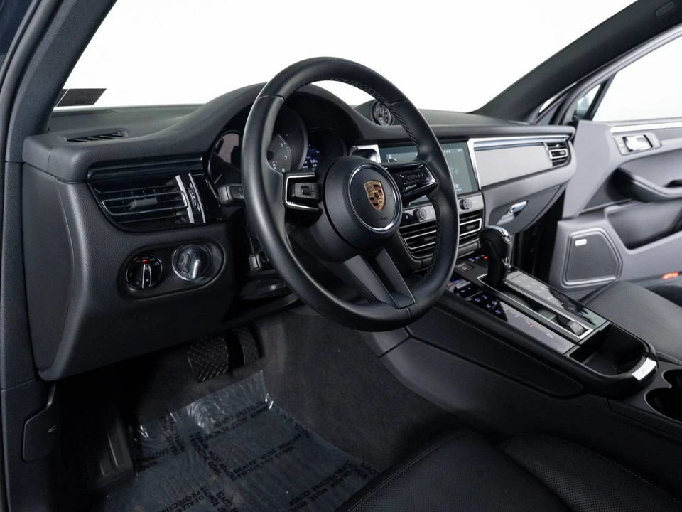 2023 Porsche Macan S - Image 4 of 5