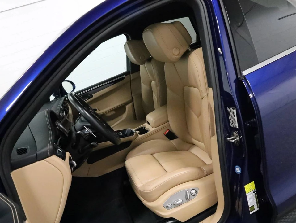 2023 Porsche Macan S - Image 5 of 5