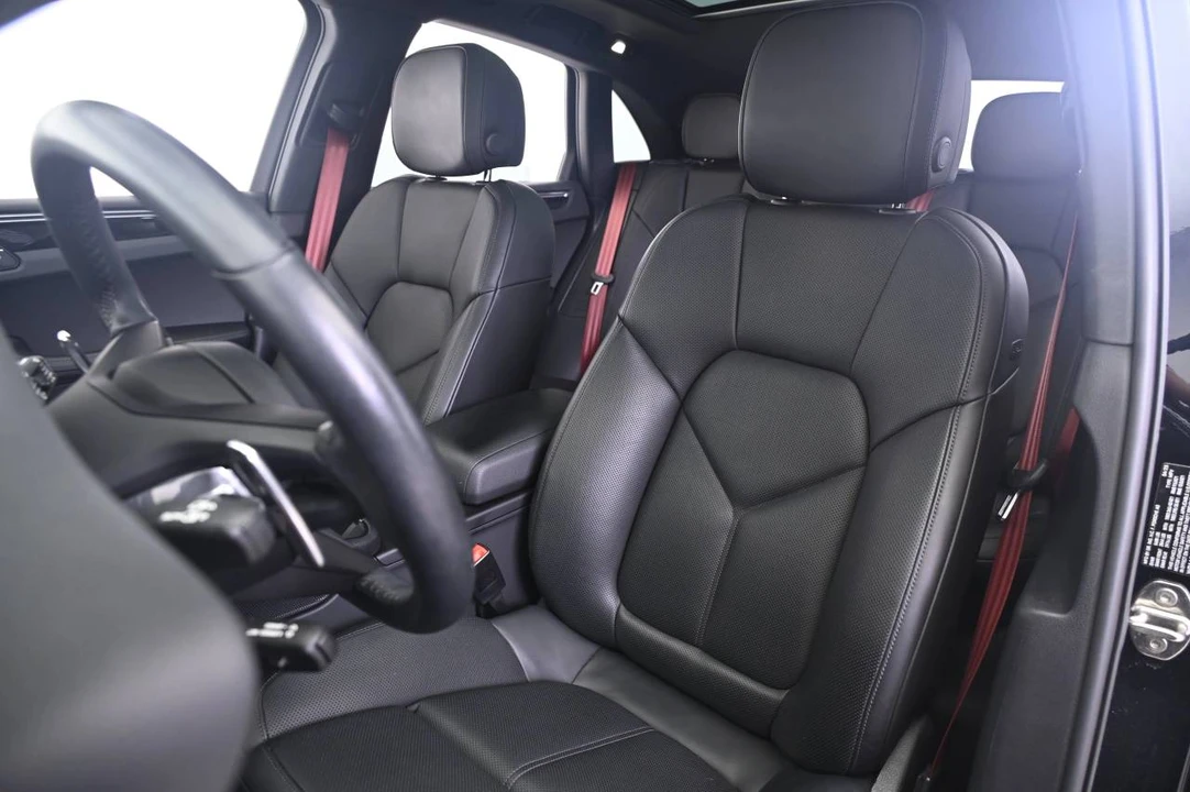 2023 Porsche Macan S - Image 5 of 5