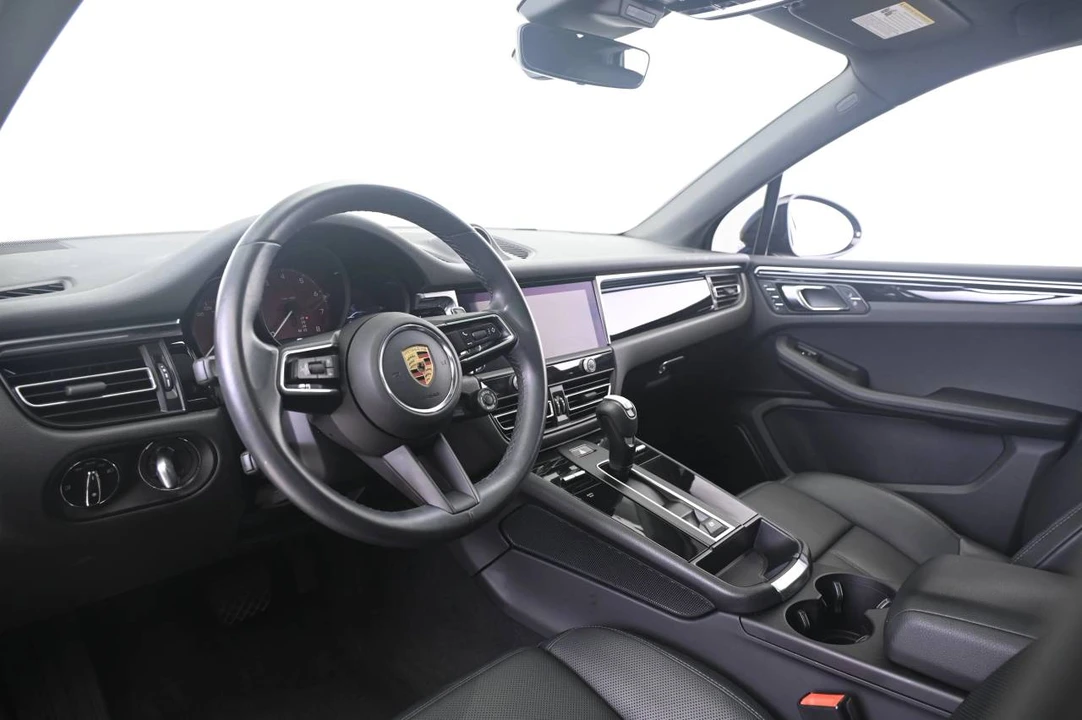 2023 Porsche Macan S - Image 4 of 5