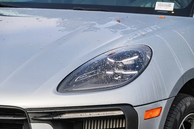 2023 Porsche Macan S - Image 8 of 12
