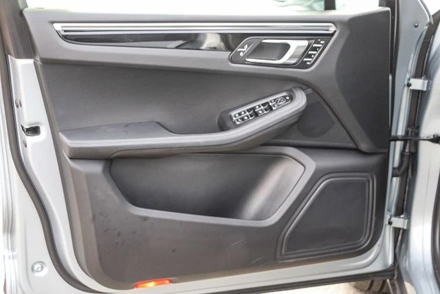 2023 Porsche Macan S - Image 20 of 21