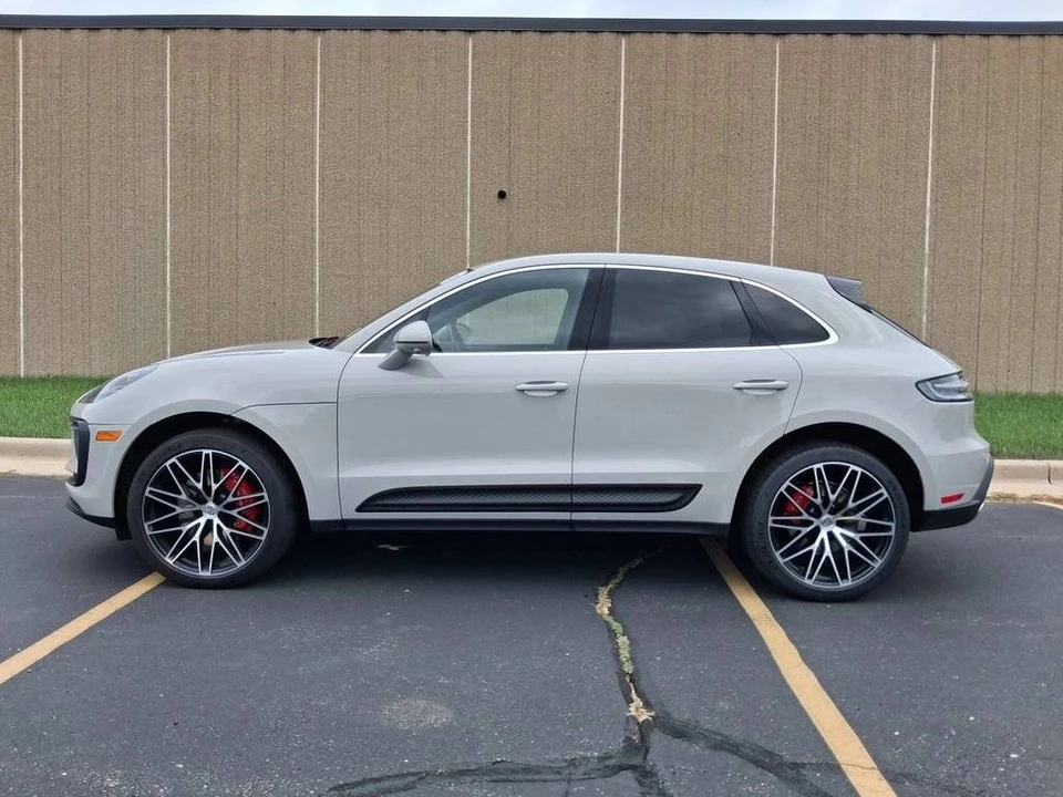 2023 Porsche Macan S - Image 2 of 5