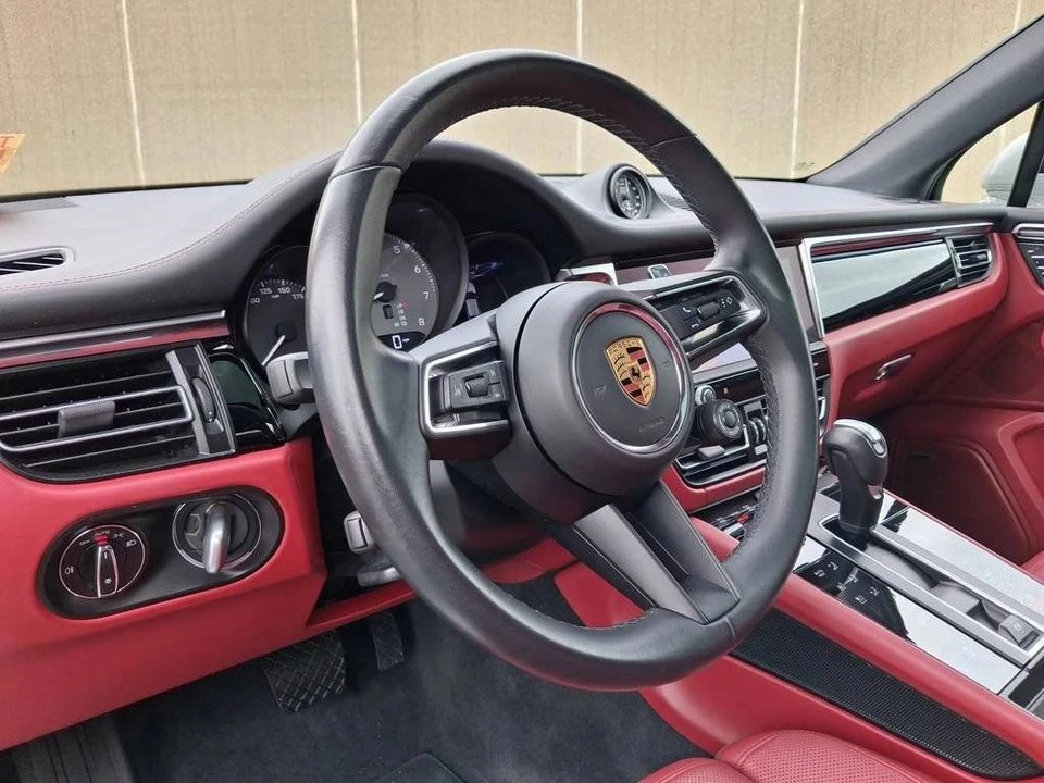 2023 Porsche Macan S - Image 4 of 5