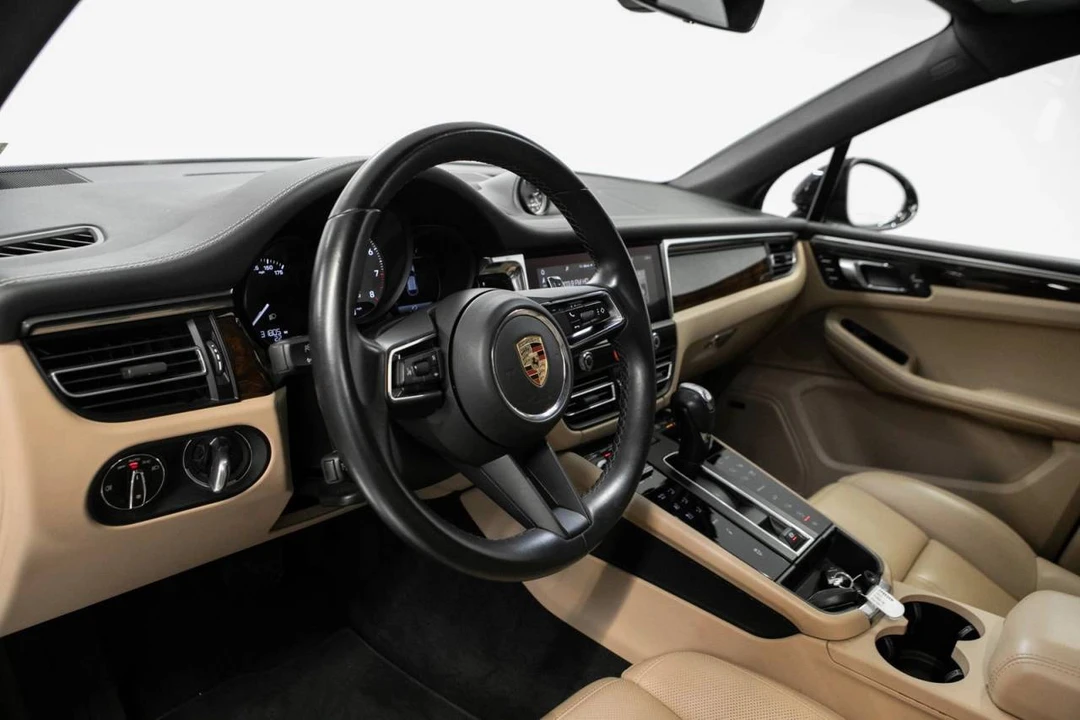 2023 Porsche Macan S - Image 4 of 5