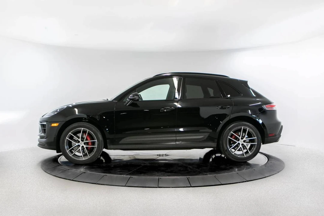 2023 Porsche Macan S - Image 2 of 5