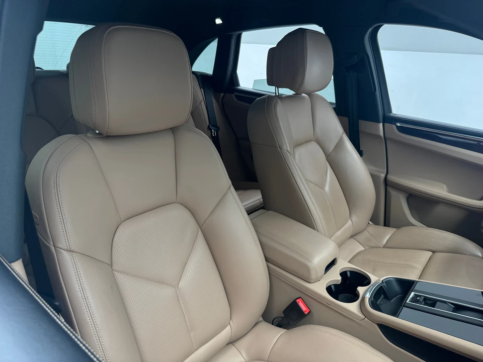 2023 Porsche Macan S - Image 2 of 31