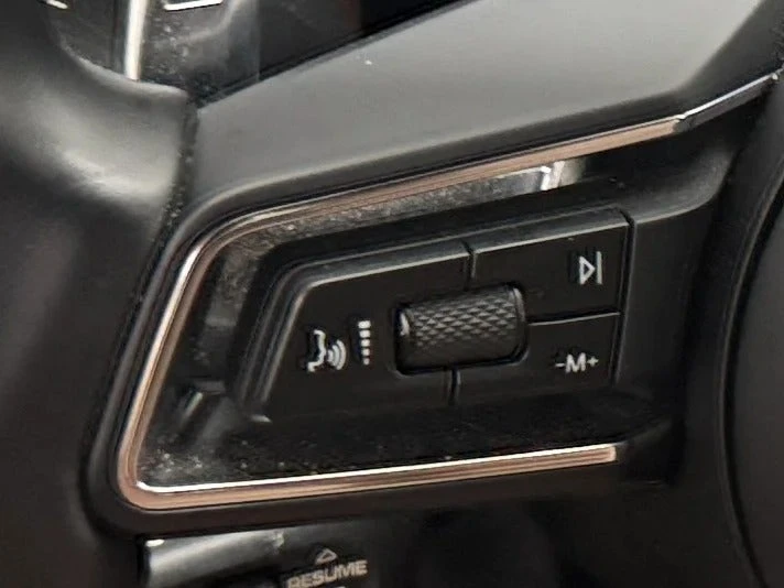 2023 Porsche Macan S - Image 18 of 31