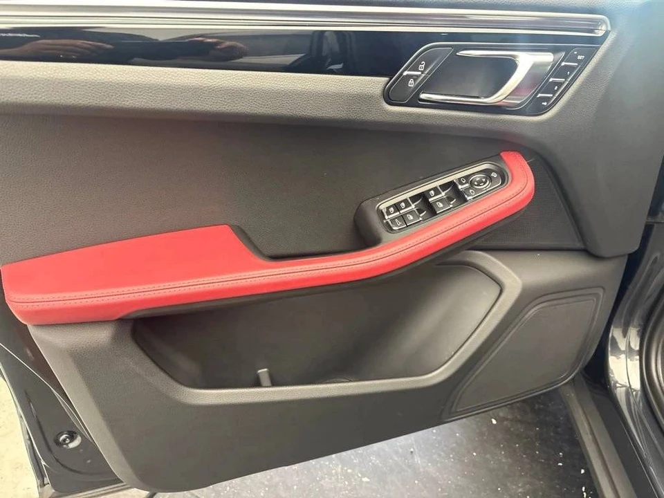 2023 Porsche Macan S - Image 4 of 5