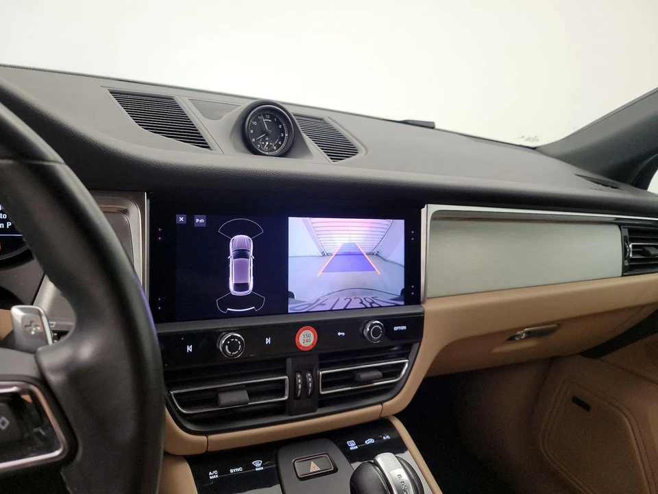 2023 Porsche Macan S - Image 14 of 21