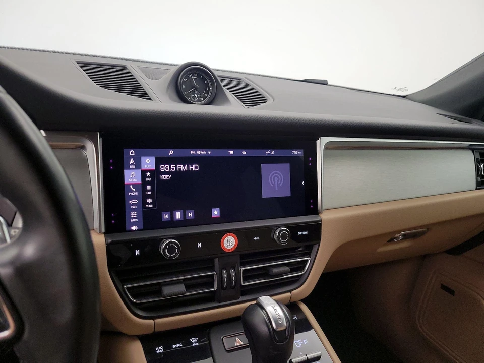 2023 Porsche Macan S - Image 15 of 21