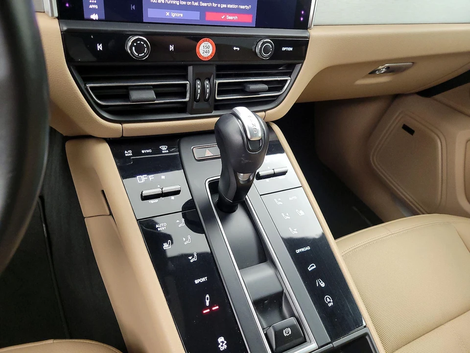 2023 Porsche Macan S - Image 16 of 21