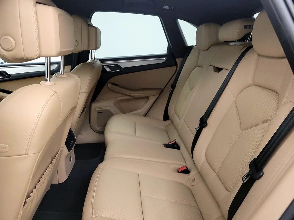2023 Porsche Macan S - Image 18 of 21