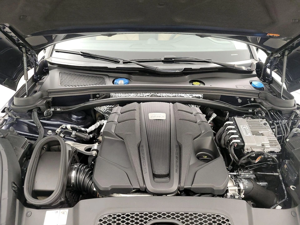 2023 Porsche Macan S - Image 20 of 21