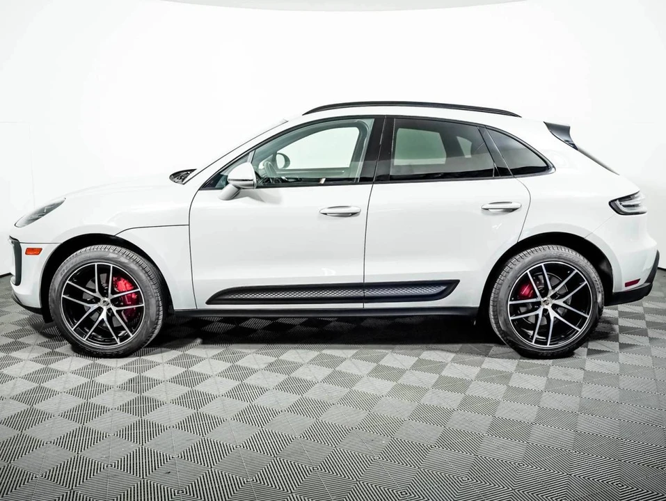 2023 Porsche Macan S - Image 2 of 5