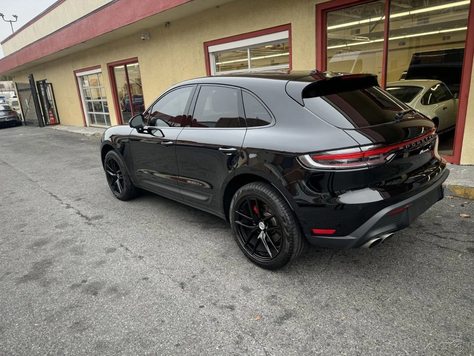 2023 Porsche Macan S - Image 14 of 21