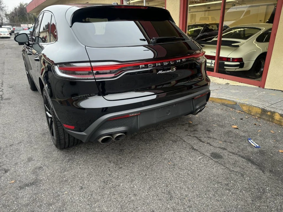 2023 Porsche Macan S - Image 18 of 21
