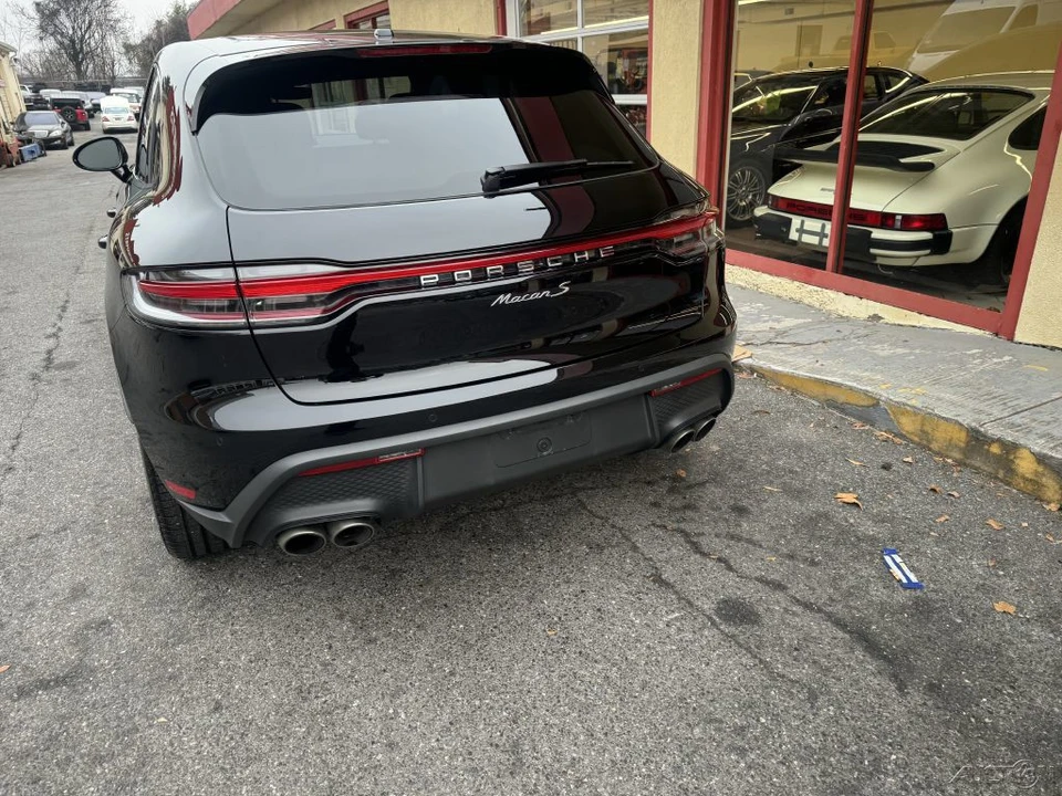 2023 Porsche Macan S - Image 19 of 21