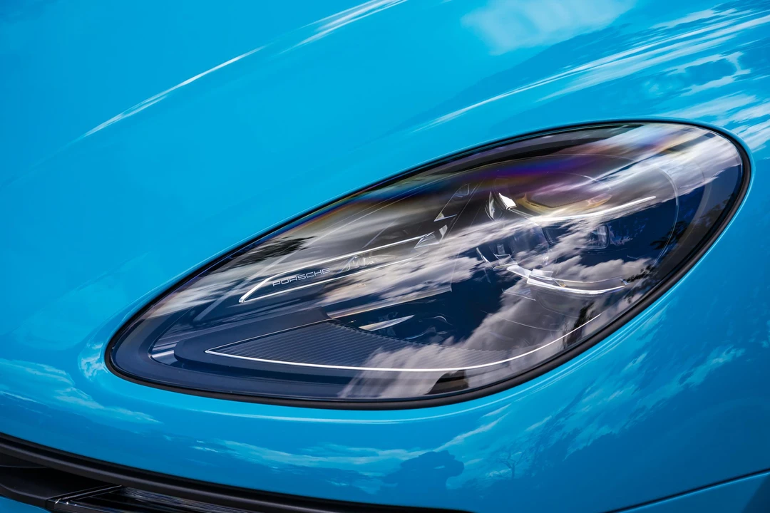 2023 Porsche Macan S - Image 25 of 31