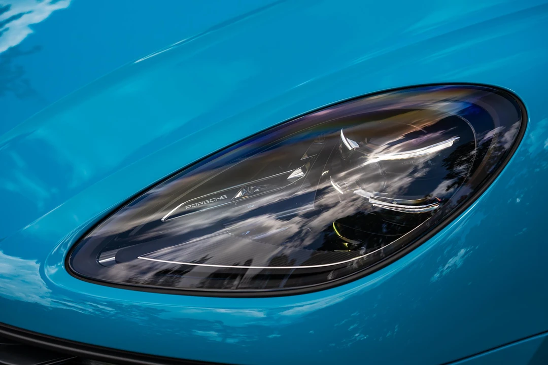 2023 Porsche Macan S - Image 26 of 31