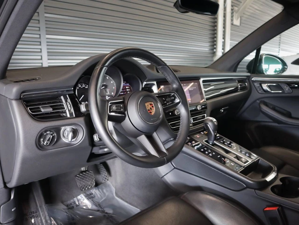 2023 Porsche Macan S - Image 4 of 5
