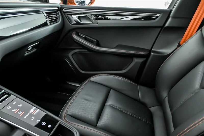 2023 Porsche Macan S - Image 26 of 31