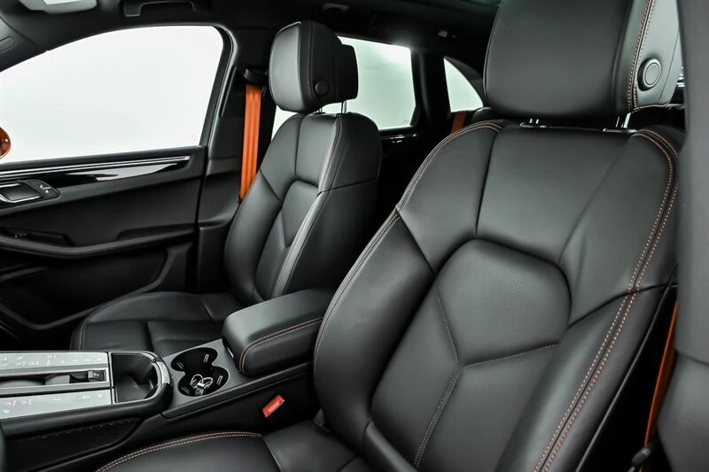 2023 Porsche Macan S - Image 29 of 31