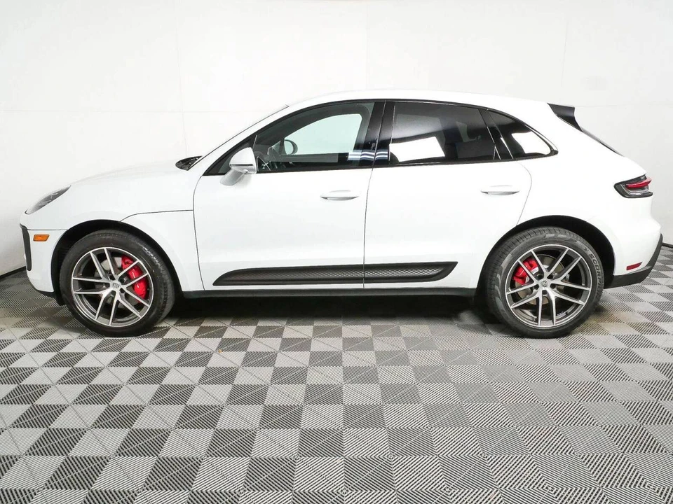 2023 Porsche Macan S - Image 2 of 5