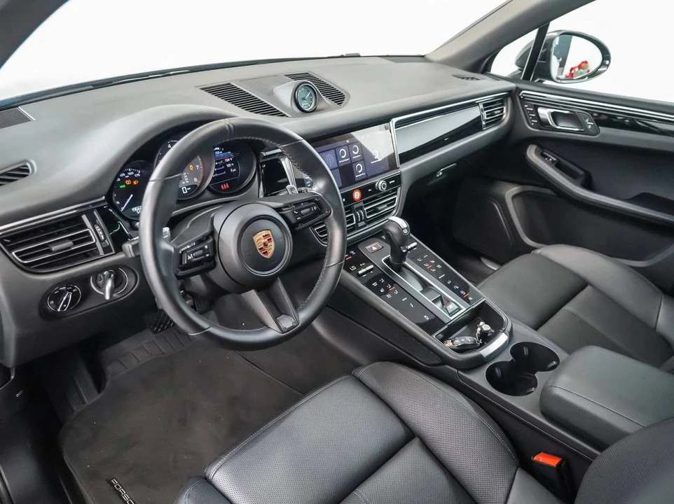 2023 Porsche Macan S - Image 4 of 5