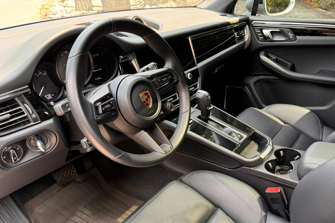 2023 Porsche Macan S - Image 23 of 31