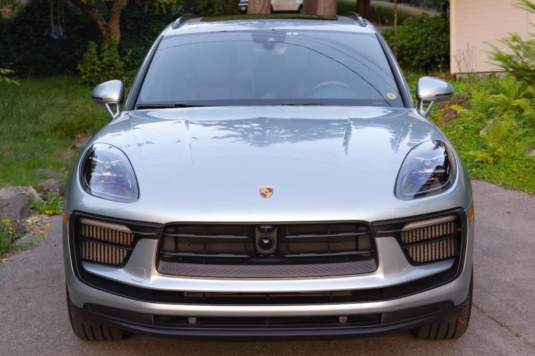 2023 Porsche Macan S - Image 2 of 31