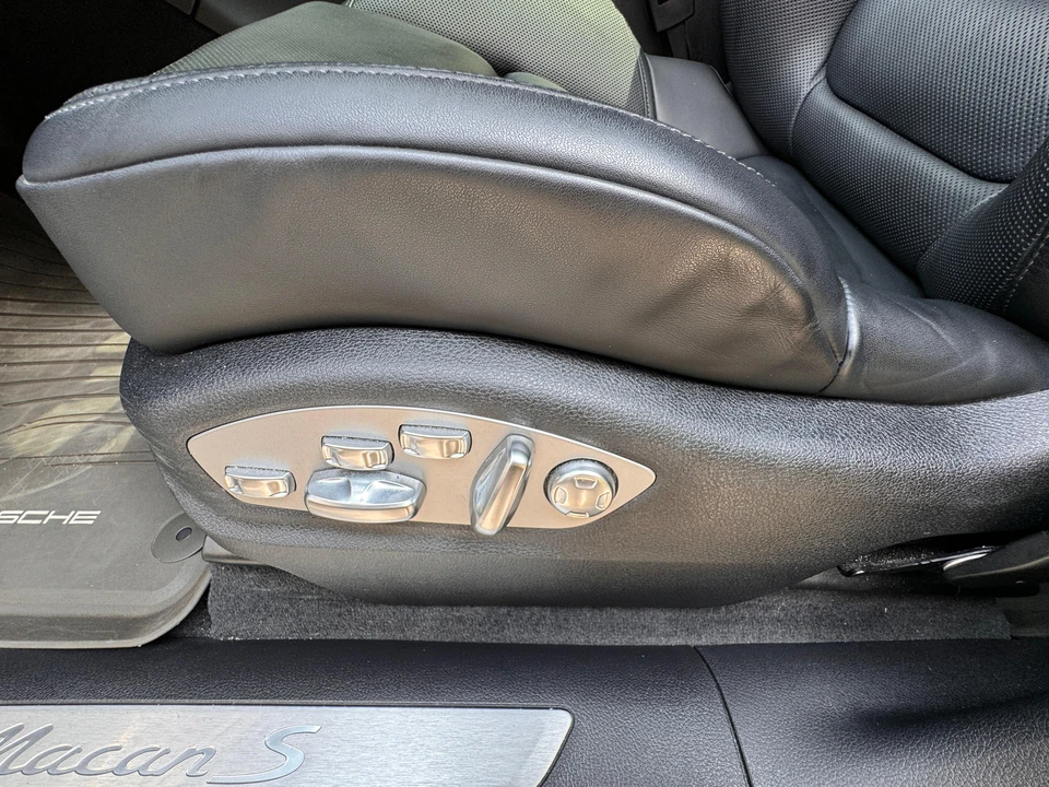 2023 Porsche Macan S - Image 30 of 31
