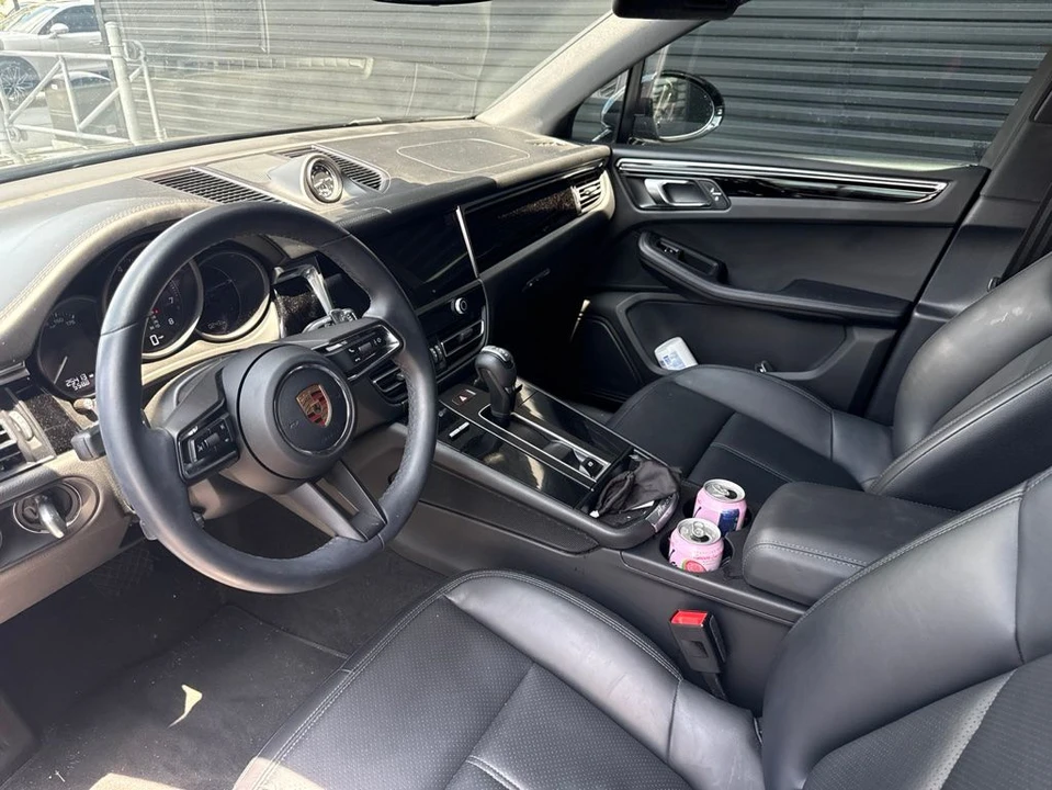 2023 Porsche Macan - Image 15 of 16