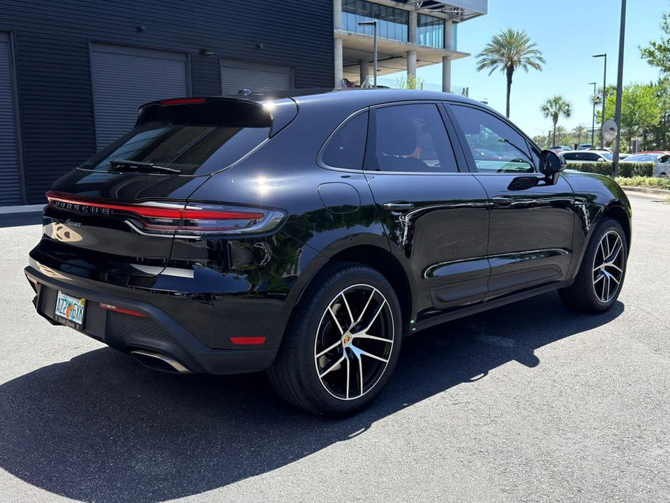 2023 Porsche Macan - Image 9 of 16