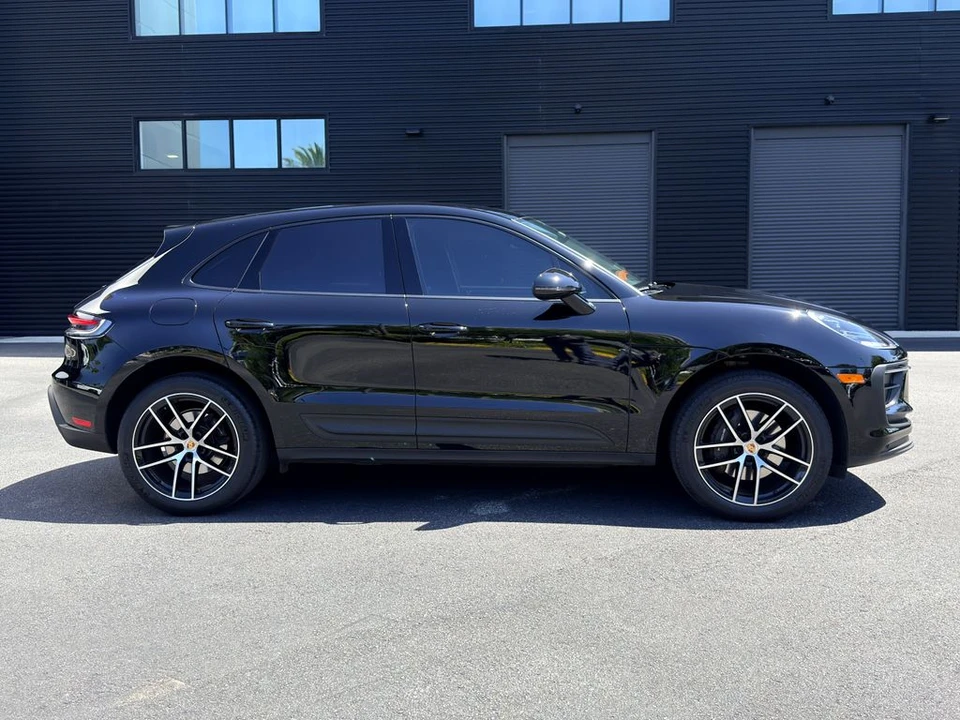2023 Porsche Macan - Image 6 of 16
