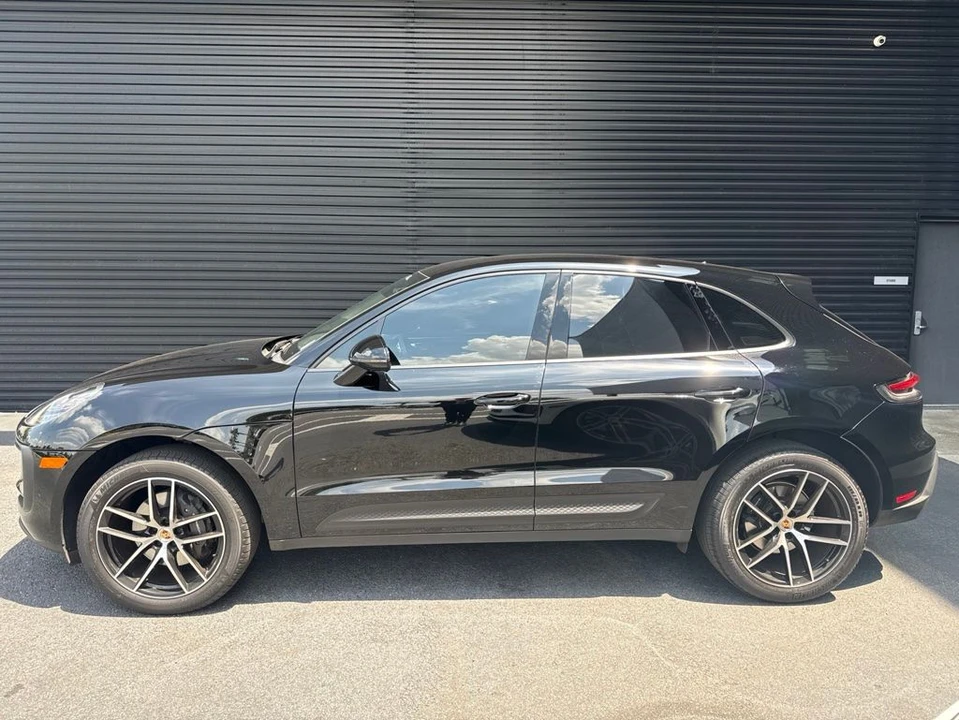 2023 Porsche Macan - Image 13 of 16