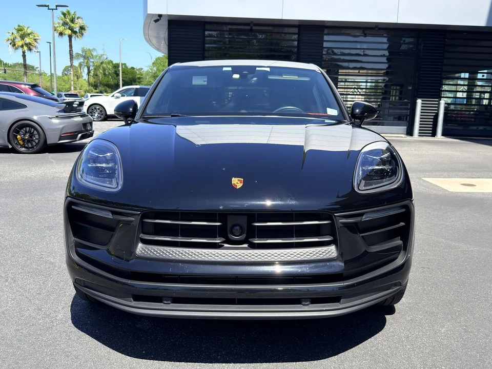2023 Porsche Macan - Image 11 of 16