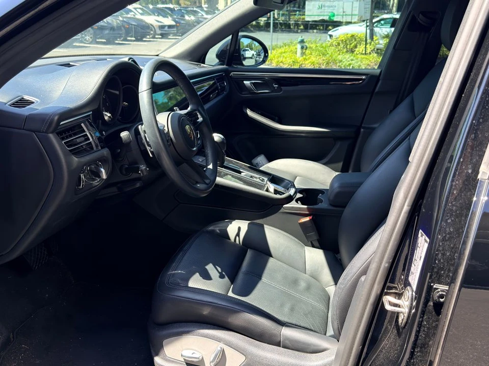 2023 Porsche Macan - Image 3 of 16