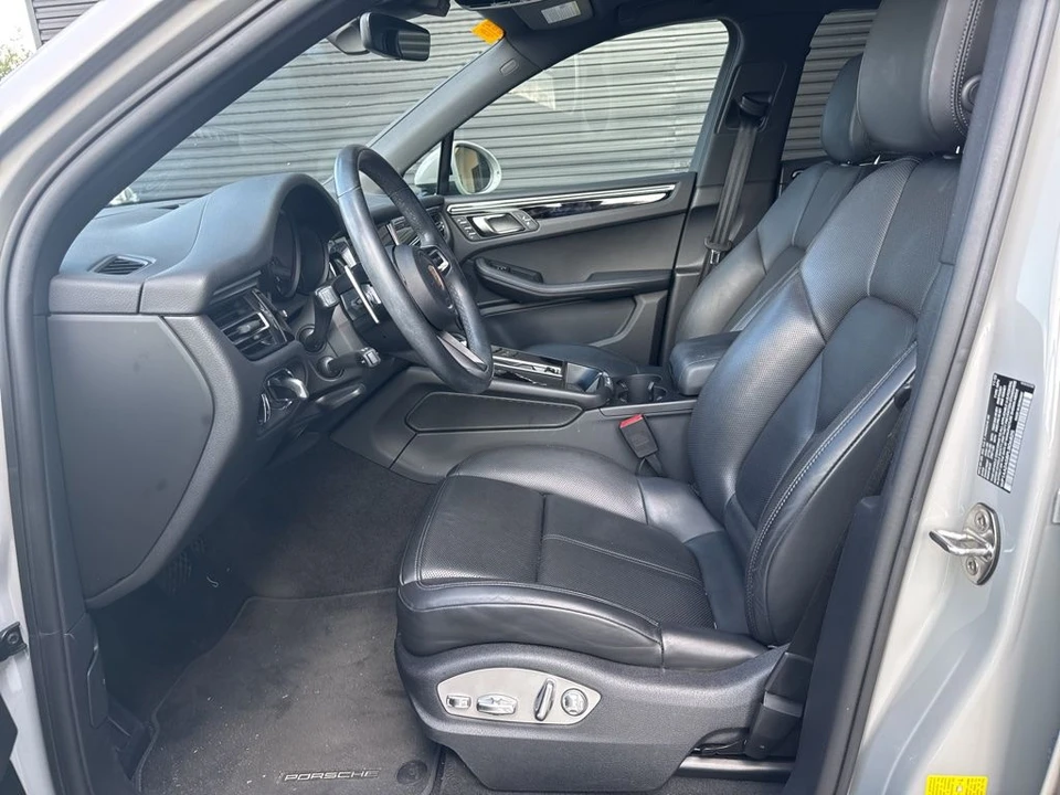 2023 Porsche Macan - Image 5 of 5