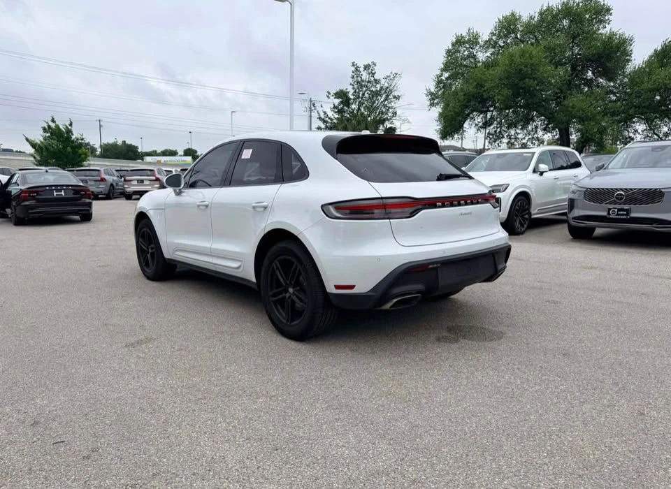 2023 Porsche Macan T - Image 4 of 7
