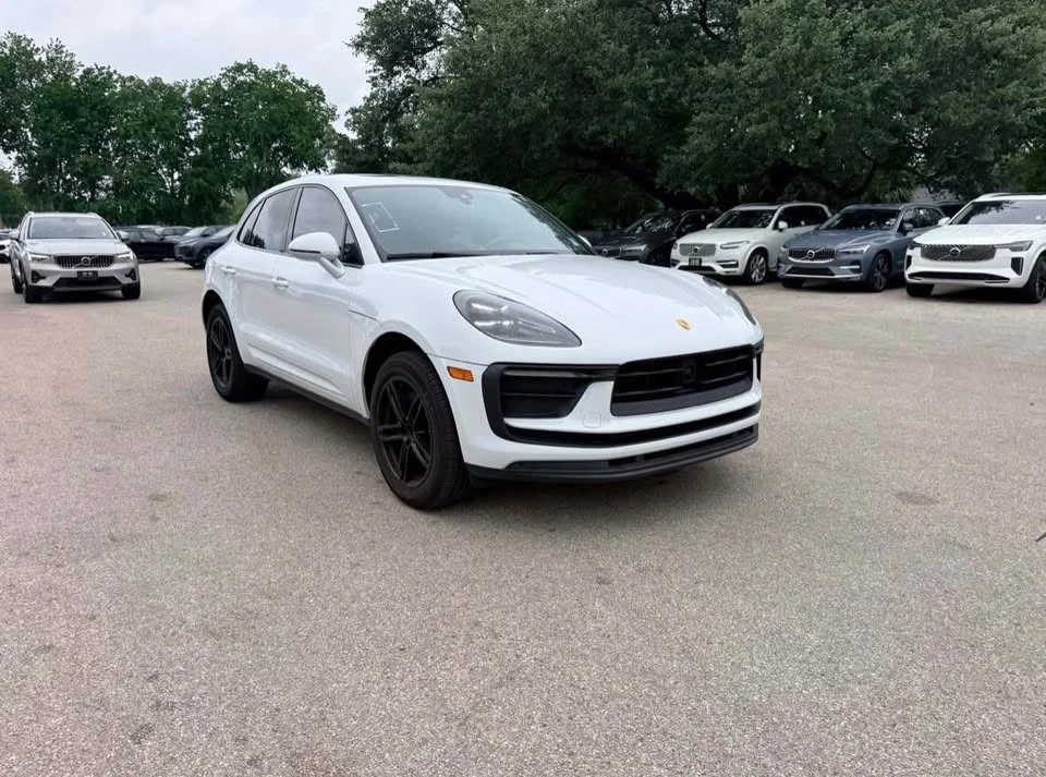 2023 Porsche Macan T - Image 5 of 7