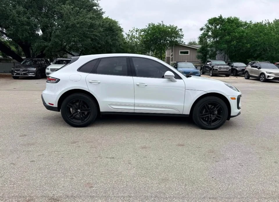 2023 Porsche Macan T - Image 3 of 7