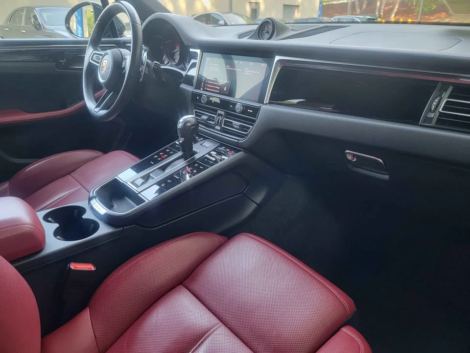 2023 Porsche Macan T - Image 12 of 15