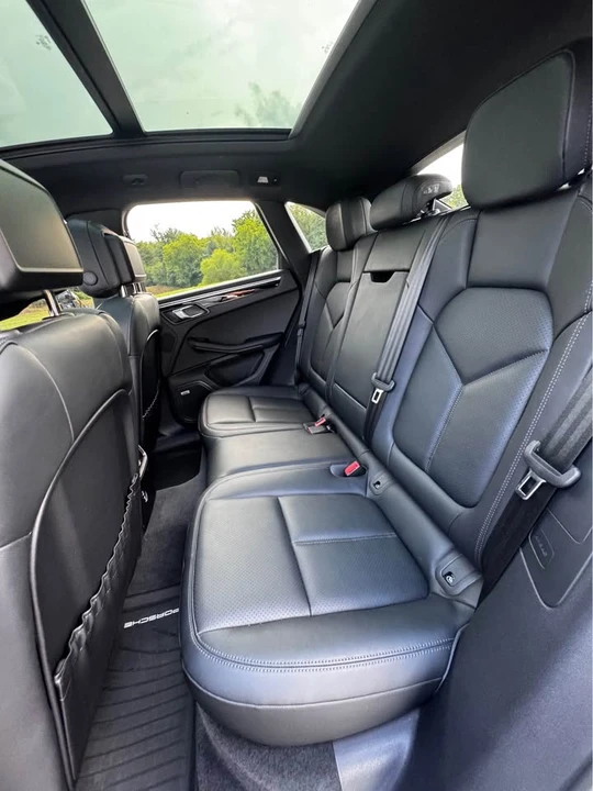 2023 Porsche Macan T - Image 14 of 15